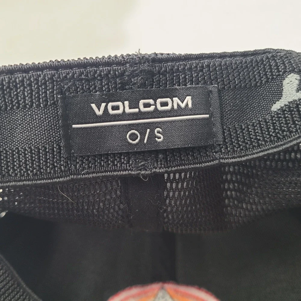 Volcom Hat Fitted One Size Trucker Mesh Black Hawaii Stone Rainbow Surf Skate